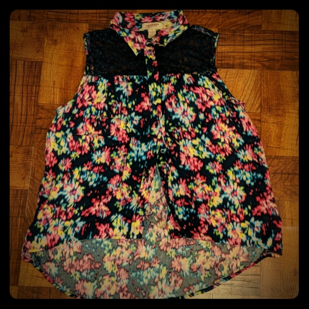 Arizona Jean Co. Floral/Lace Top